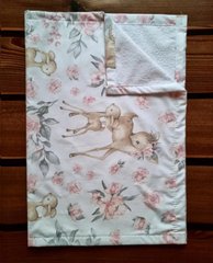 Пеленка непромокаемая из польского хлопка BabyStarTex, белая/олени в цветах розах, Девочка, 100х70 см