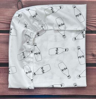 Простынь для детской кроватки на резинке Babystartex, 120х60см, хлопок, белая/бутылочки, Унисекс