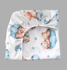 Простирадло для дитячого ліжечка на резинці Babystartex, 120х60см, бавовна, біла/ведмедики спить на блакитній хмаринці, Хлопчик