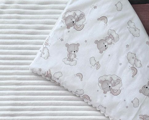 Теплый конверт-плед со съемным синтепоном и бантом BabyStarTex, молочный плюш/мишка на облачке с радугой, Унисекс, 90х80